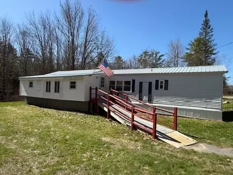 208 Belgrade Rd, Oakland, ME 04963