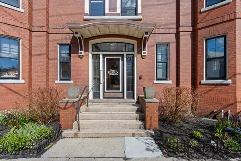 199 Vaughan St #1, Portland, ME 04102