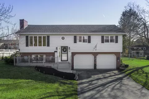 73 Starlight Dr, Brewer, ME 04412