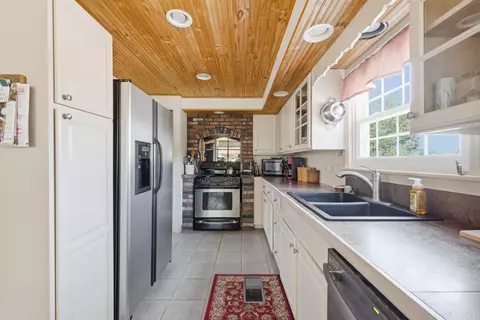Kitchen - 3 Mathews Ave, Bath, ME 04530 photo 2 of 3