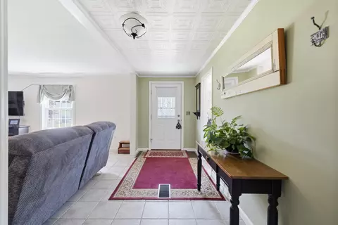 Entry Way - 3 Mathews Ave, Bath, ME 04530 photo 1 of 2