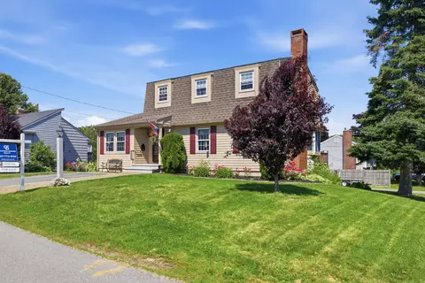 Exterior - 3 Mathews Ave, Bath, ME 04530 photo 7 of 11