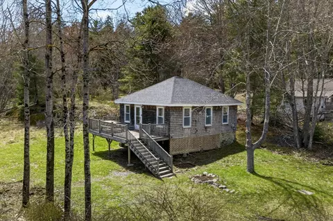 111 Old Schoolhouse Rd, Georgetown, ME 04548