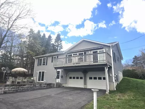 30 Cottage Pl, Westbrook, ME 04092