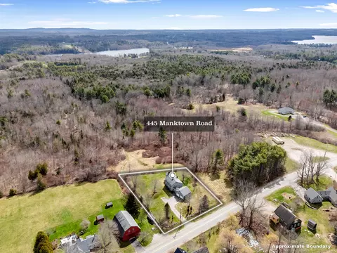 445 Manktown Rd, Waldoboro, ME 04572