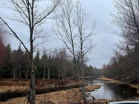 4 Mattamiscontis Rd, Howland, ME 04448