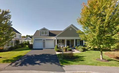 22 Farm Gate Rd, Falmouth, ME 04105