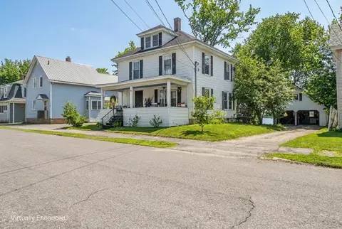 74 7th St, Bangor, ME 04401