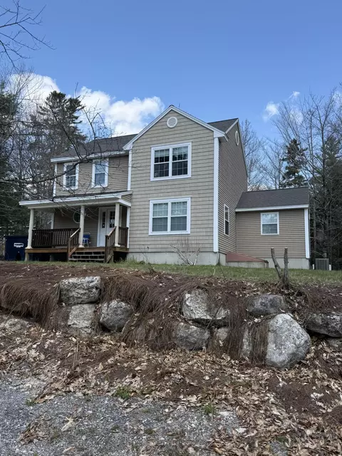 18 Rockwood Way, Naples, ME 04055