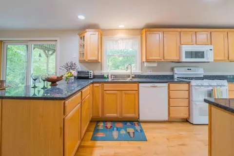 Kitchen - 25 Sawmill Ln, Ogunquit, ME 03907 photo 1 of 1