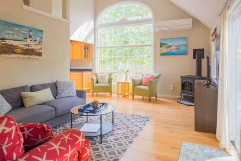 Living - 25 Sawmill Ln, Ogunquit, ME 03907 photo 2 of 3