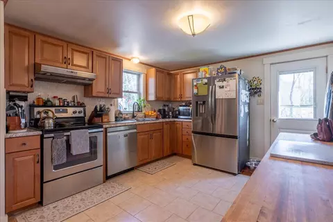 Kitchen - 498 Cushing Rd, Cushing, ME 04563 photo 2 of 3