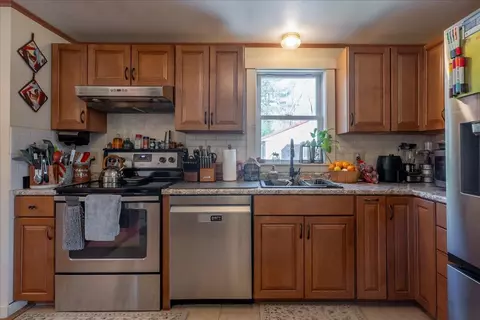 Kitchen - 498 Cushing Rd, Cushing, ME 04563 photo 3 of 3