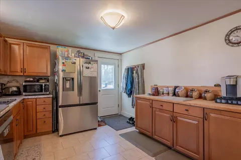 Kitchen - 498 Cushing Rd, Cushing, ME 04563 photo 1 of 3