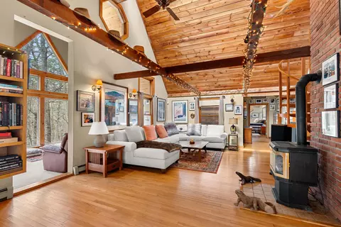 Living - 54 Stonetree Rd, Arrowsic, ME 04530 photo 3 of 7