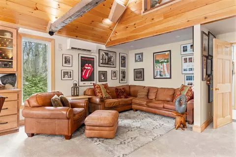 Living - 54 Stonetree Rd, Arrowsic, ME 04530 photo 6 of 7