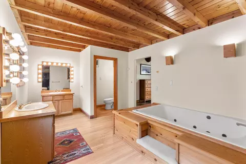 Bath - 54 Stonetree Rd, Arrowsic, ME 04530 photo 2 of 2