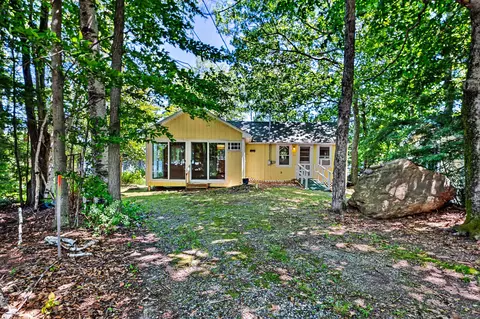 16 Maple Ridge Rd, Monmouth, ME 04259
