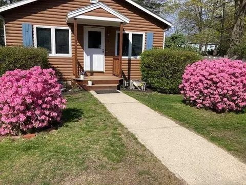 28 Cookman Ave, Old Orchard Beach, ME 04064