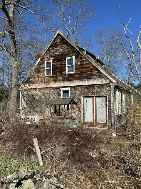 9 Greenleaf Parsons Rd, Cape Neddick, ME 03902