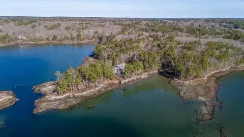 16 Glidden Ledge Rd, South Bristol, ME 04568