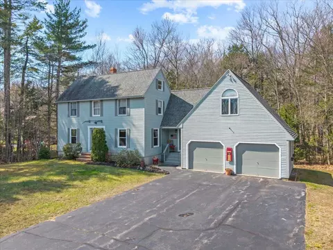 15 Wildwood Dr, Springvale, ME 04083