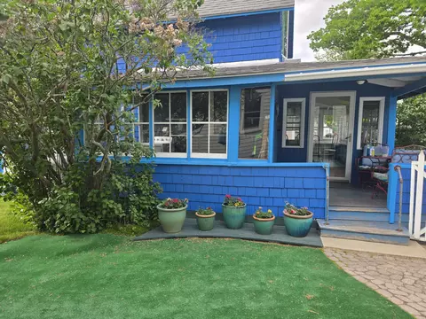 62 Evergreen Ave, Old Orchard Beach, ME 04064