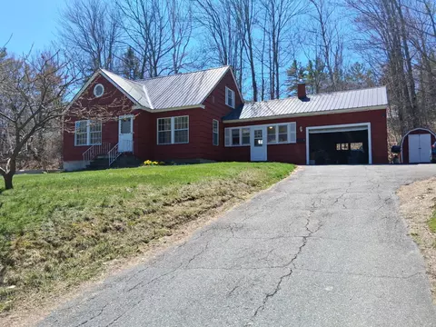 431 Raymond St, Rumford, ME 04276