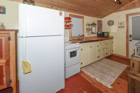 Kitchen - 26 Dragon Back Rd, Naples, ME 04055 photo 3 of 4