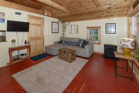 Living - 26 Dragon Back Rd, Naples, ME 04055 photo 2 of 4