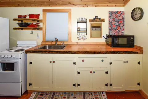Kitchen - 26 Dragon Back Rd, Naples, ME 04055 photo 4 of 4