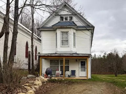 79 Main St, Phillips, ME 04966