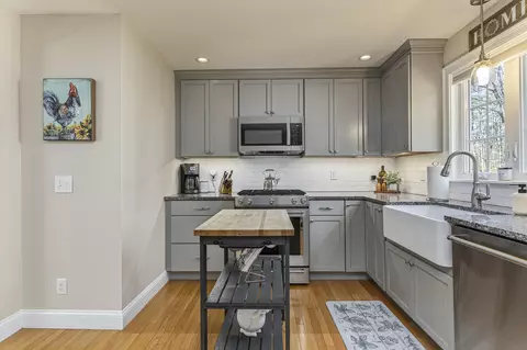 Kitchen - 10 Standish Neck Rd, Gorham, ME 04038 photo 2 of 3