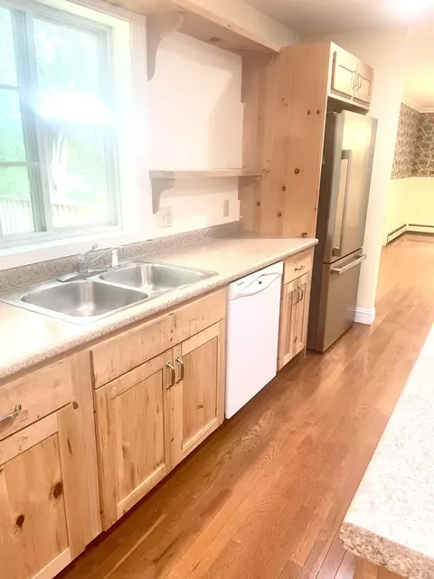 Kitchen - 6 Eisenhower Ct, Naples, ME 04055 photo 4 of 6