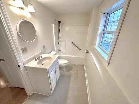Bath - 6 Eisenhower Ct, Naples, ME 04055 photo 2 of 2