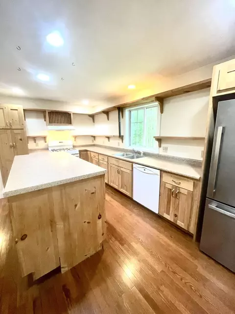 Kitchen - 6 Eisenhower Ct, Naples, ME 04055 photo 3 of 6
