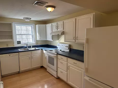 Kitchen - 6 Eisenhower Ct, Naples, ME 04055 photo 6 of 6