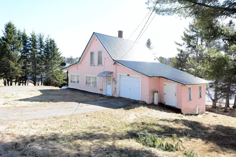 36 Pondview St, Limestone, ME 04750