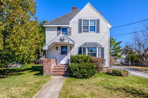 22 Davis St, Portland, ME 04102