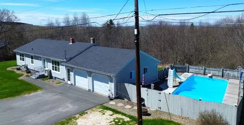 20 Guy St, Houlton, ME 04730