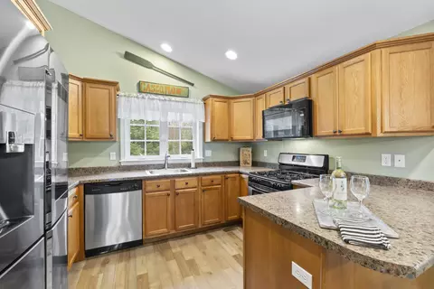 Kitchen - 1307 Deer Run, Casco, ME 04015 photo 2 of 4