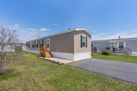 9 Circus Pl, Brunswick, ME 04011