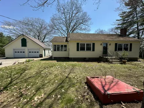 74 Morison Ave, Wells, ME 04090