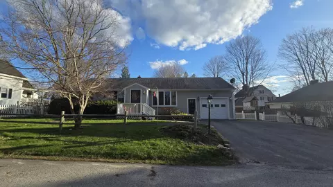 3 Douglas St, Lisbon, ME 04252