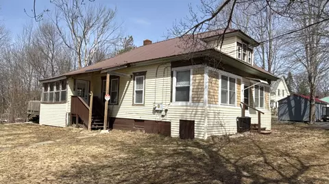 58 Charleston Rd, Dexter, ME 04930