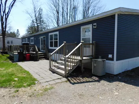56 Monroe St, Calais, ME 04619 photo 5
