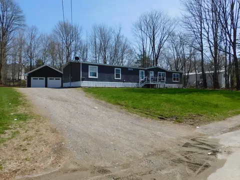 56 Monroe St, Calais, ME 04619 photo 3