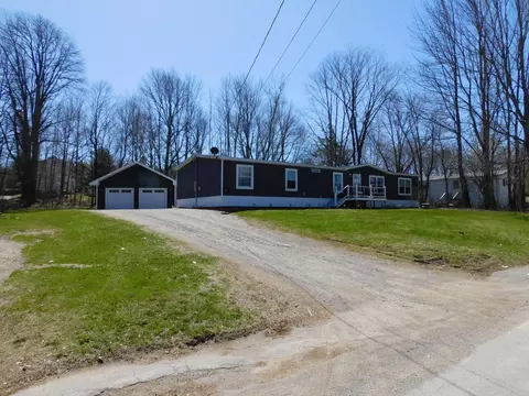 56 Monroe St, Calais, ME 04619