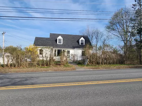 1249 State St, Veazie, ME 04401
