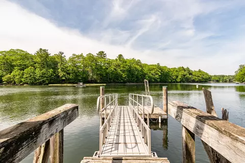 90 Southside Rd, York, ME 03909